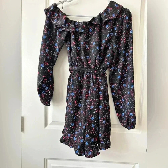 NWT AQUA Women’s Belted Floral Long Sleeve Off the Shoulder Romper | size XS - Picture 3 of 7